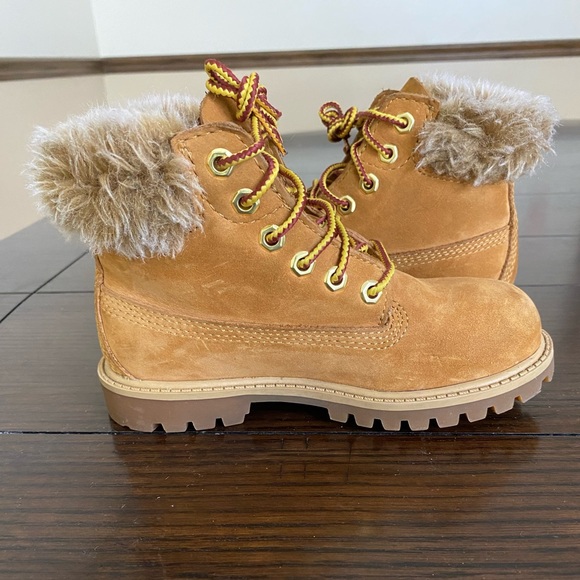 Toddler Girls Timberland Boots with Fur - Picture 5 of 7